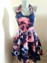 Дамска цветна рокличка със ефектен гръб , снимка 1 - Рокли - 37850050