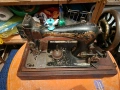 Продавам Шевна машина SINGER , снимка 5
