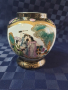Ръчно рисувана ваза с богата релефна позлата- SATSUMA /Сатцума/, снимка 1