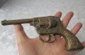Бронзов пистолет револвер играчка преспапие метал 664 грама
