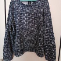 H&M блуза на фигурки с дълъг ръкав , снимка 1 - Блузи с дълъг ръкав и пуловери - 42258423