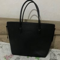 Елегантна черна дамска чанта H&M, снимка 2 - Чанти - 38106070