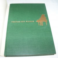 "People and pianos" луксозно американско издание от 1961г., снимка 2 - Други - 33788607