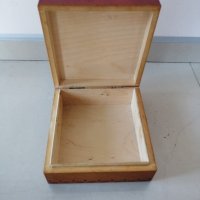 Дървена кутия 17.5 х 16.5 h 6.5 cm. , снимка 2 - Други стоки за дома - 37347698