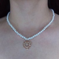Колие с перли и висулка със сърце и кръстче, снимка 2 - Колиета, медальони, синджири - 32025755