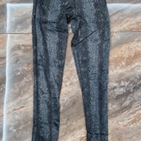 Дамски панталон тип клин, снимка 1 - Панталони - 42903356
