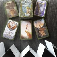 80 таро карти с кант и малка книжка: Fantastic Myths and Legends Tarot, снимка 6 - Карти за игра - 34436817