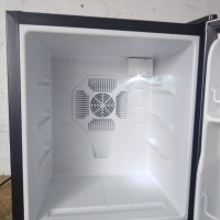 Мини бар / мини хладилник с терморегулатор / LED осветление  Обем: 38 литра Охлажда храна и напитки , снимка 10 - Хладилници - 44341129