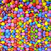 Захарни шоколадови дражета с млечен шоколад бонибон цветни бонбони копчета, снимка 3 - Други - 37065508
