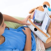 Cuddly Reader Детска стойка за iPad | Стойка за таблет | Държач за книга| Възглавница за четене | Че, снимка 2 - Плюшени играчки - 44324809