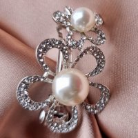 Красива метална шнола в сребристо с перли и кристали и закопчаване с френски механизъм., снимка 10 - Други - 39299997