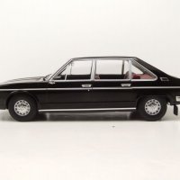 Tatra 613 1979 - мащаб 1:18 на Triple9 моделът е нов в кутия, снимка 3 - Колекции - 32042688