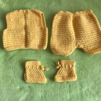 Нов Плетен Бебешки комплект елече, панталонки, терлички Ръчно плетени , снимка 2 - Комплекти за бебе - 30547091