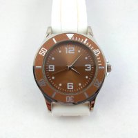 Френски часовник със силиконова каишка - чисто нов, снимка 1 - Дамски - 28293361
