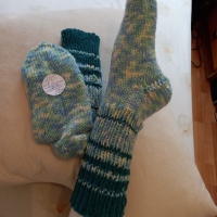 Ръчно плетени чорапи от вълна, размер 40, снимка 1 - Мъжки чорапи - 44569663
