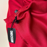 Moschino нов червен шал , снимка 3 - Шалове - 44808954