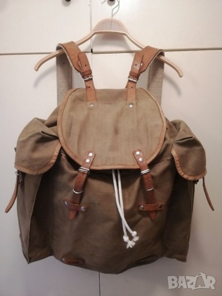 Стара туристическа, бризентова, раница, винтидж. , снимка 1