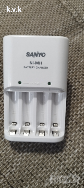 Зарядно за батерии "SANYO", снимка 1