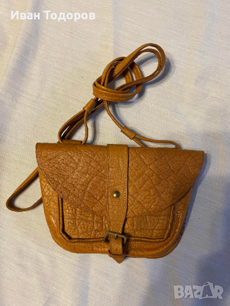 Малка чантичка за през рамо от естествена кожа., снимка 1