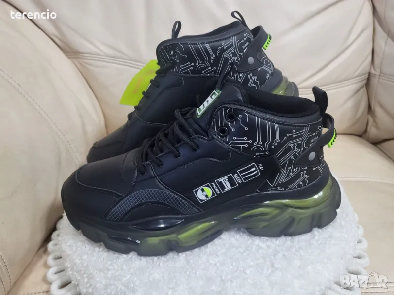 Нови високи маратонки - 42 номер, снимка 1