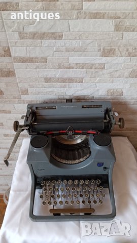Стара пишеща машина TRIUMPH STANDART 12 - Made in Germany - 1940 година - Антика, снимка 3 - Антикварни и старинни предмети - 42249822