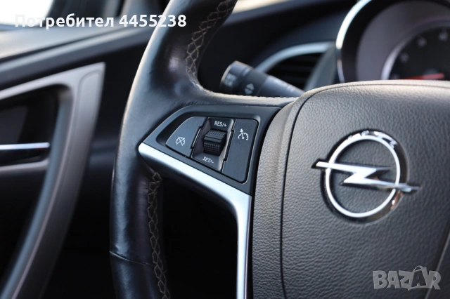 Opel Astra 1.4 Turbo, снимка 10 - Автомобили и джипове - 53142316