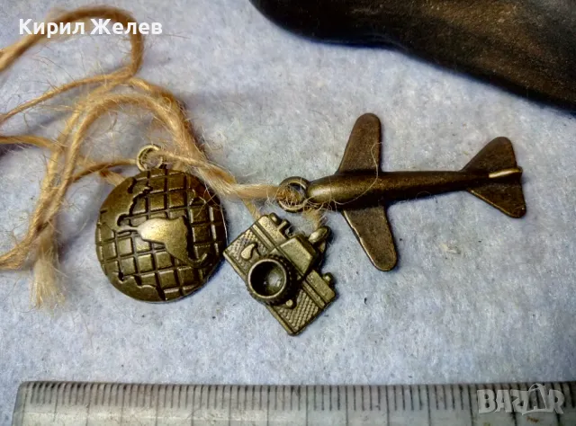 СИМПАТИЧНО ТУРИСТИЧЕСКО ВИНТИДЖ ФЕШЪН КОЛИЕ с 3 ФИГУРАЛНИ МЕСИНГОВИ ВИСУЛКИ 47257