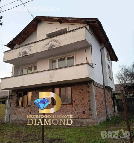 Триетажна вила в село Въгларово, обл. Хасково, снимка 3 - Вили - 53885564