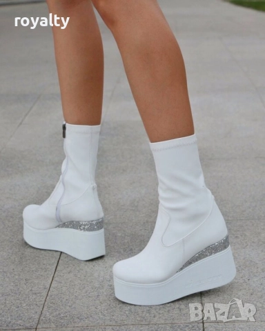 Боти на платформа - бяла кожа с бронз брокат, снимка 2 - Дамски боти - 52163338