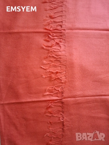 Шал Метрополитън Avon в цвят корал, снимка 4 - Шалове - 9570403