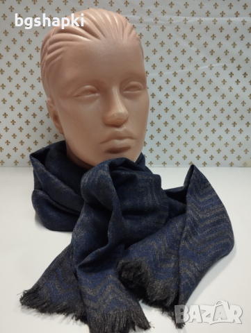 28 - Дамски кашмирен шал в тъмно син цвят., снимка 2 - Шалове - 43328953