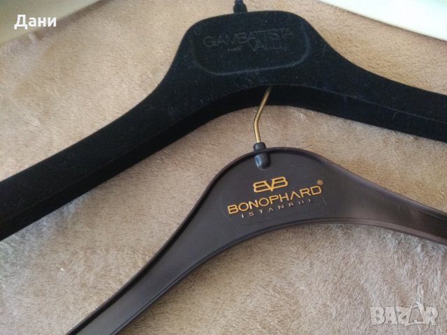 Закачалки Lanvin, Baldinini , John Galliano, Armani ,  Giambattista Valli, снимка 6 - Други - 31929816