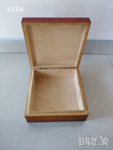 Дървена кутия 17.5 х 16.5 h 6.5 cm. , снимка 2 - Други стоки за дома - 37347698