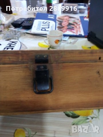 Стара дървена кутия за инструменти