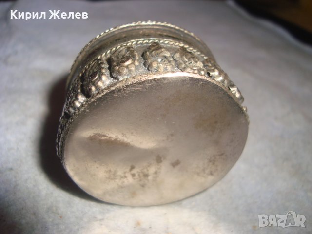 СТАРА ОРИЕНТАЛСКА ОРНАМЕНТИРАНА КУТИЙКА с ВЕНЕЦИАНСКО ЦВЕТНО СТЪКЛО И ПЛЮШ ОТВЪТРЕ за БИЖУТА 77811, снимка 5 - Антикварни и старинни предмети - 38138896