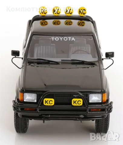 Toyota Hilux Pick Up Truck Xtra Cab 4x4 1985 - мащаб 1:18 на KKScale моделът е нов в кутия, снимка 4 - Колекции - 55735692