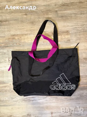 Adidas - спортна чанта.