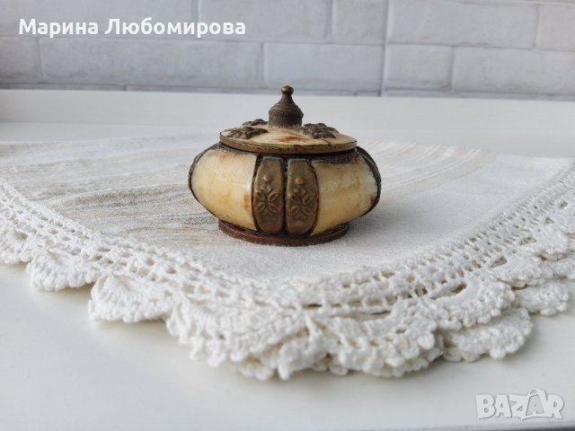 Малка кутийка, снимка 12 - Антикварни и старинни предмети - 19846927