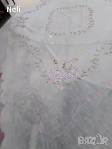 покривка с лилава бродерия