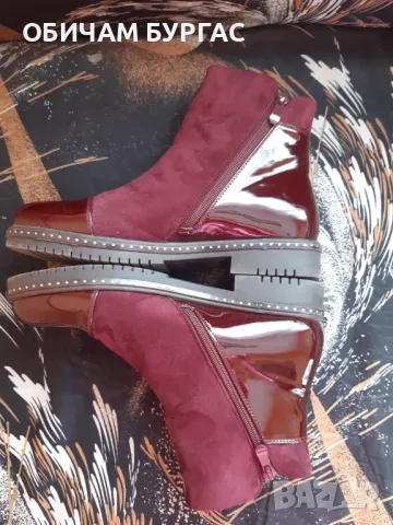 раз.41 стелка-27см СТИЛНИ БОТИ ОТ ВЕЛУР И ЛАЧЕНА КОЖА В БОРДО като нови,ползвани само веднъж, снимка 2 - Дамски боти - 47687578