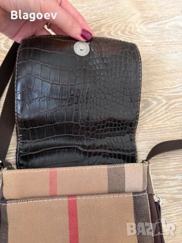 Чанта Burberry , снимка 5 - Чанти - 54219173