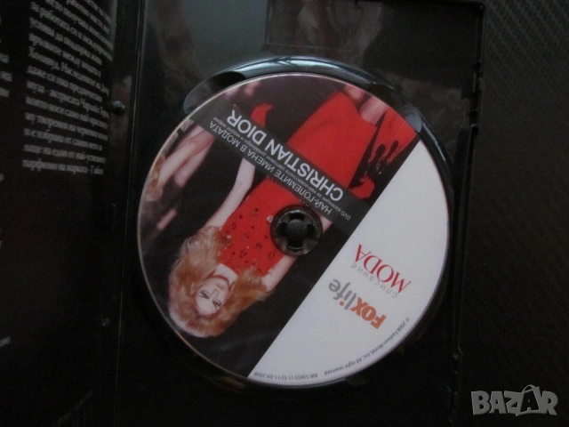 Christian Dior DVD филм модна къща моделиер империя мода дрехи бижута тенденции манекенки модели, снимка 2 - DVD филми - 54072505