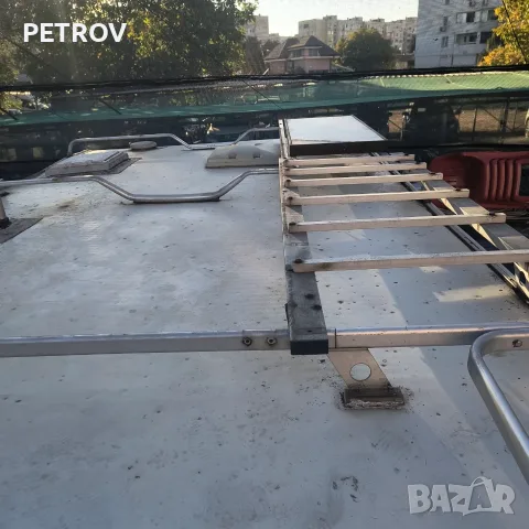 Продавам каравана Кнаус, снимка 9 - Каравани и кемпери - 56395072