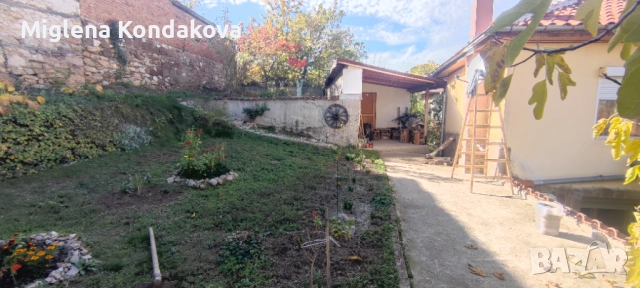 Собственик продава къща в Перущица, снимка 8 - Вили - 51215704