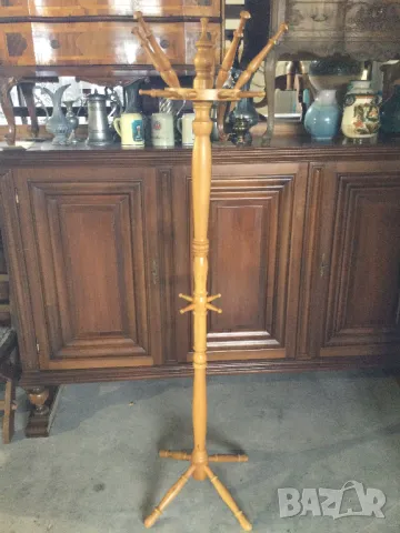 Стари закачалки за салон/ антре