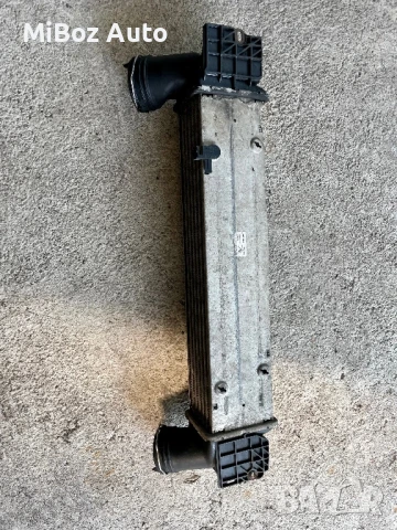 Интеркулер Modine БМВ Е90 91 BMW, снимка 2 - Части - 50542323