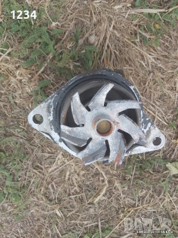 водна помпа за голф 4 1.6 бензин , снимка 3 - Части - 51237987