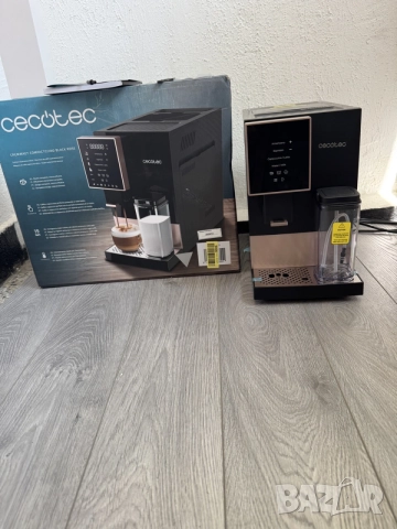 Кафеавтомат/Автоматична Кафемашина Cecotec Cremmaet Compactccino 19 Bar Мелачка Капучино!, снимка 2 - Кафемашини - 55754143