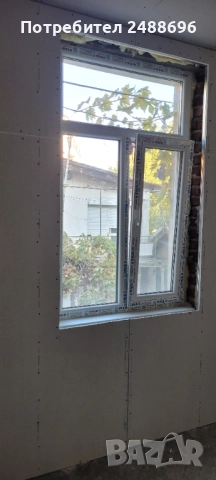 Двуетажна къща с двор