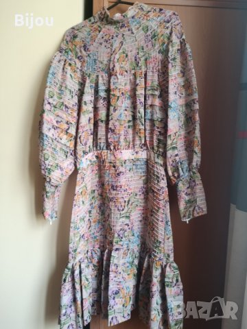 Дамска рокля размер М